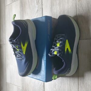 NWT Brooks Cascadia 16 Trail Running Sneakers